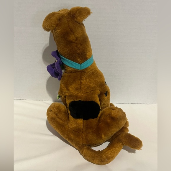 VTG Cartoon Network Scooby-Doo plush with purple flower 12” - Picture 4 of 8